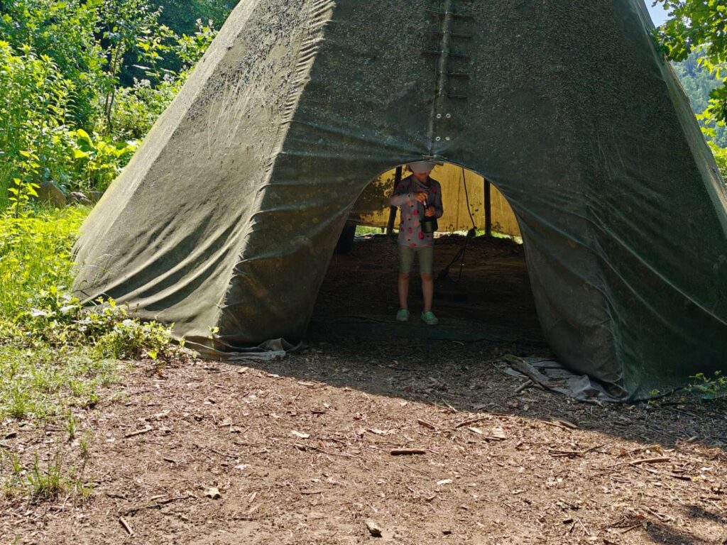 Das Tipi am Waldplatz